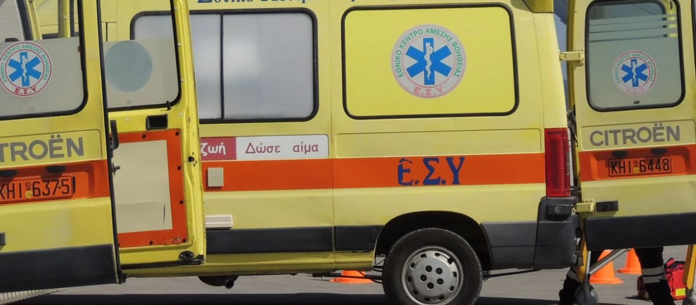 Ωρωπός: Αυτοκίνητο έπεσε στη θάλασσα - Απεγκλωβίστηκε η οδηγός (φώτο)